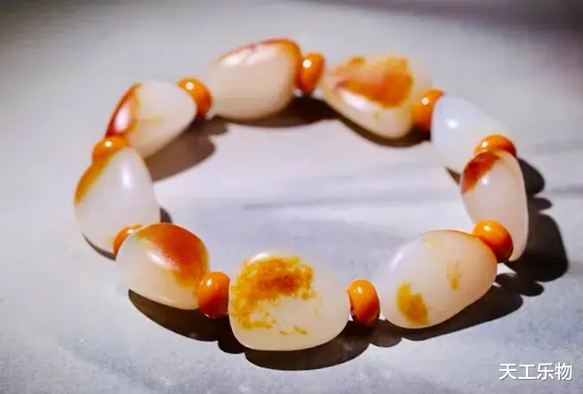 雕刻|和田玉市场怪象:看不上的雕件,买不起的原籽!