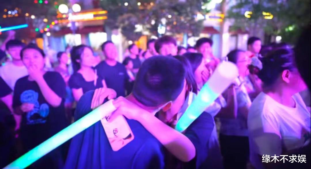 小三|彻底死心！樊小慧老公和小三亲密照被扒，樊小慧改签名令人心疼