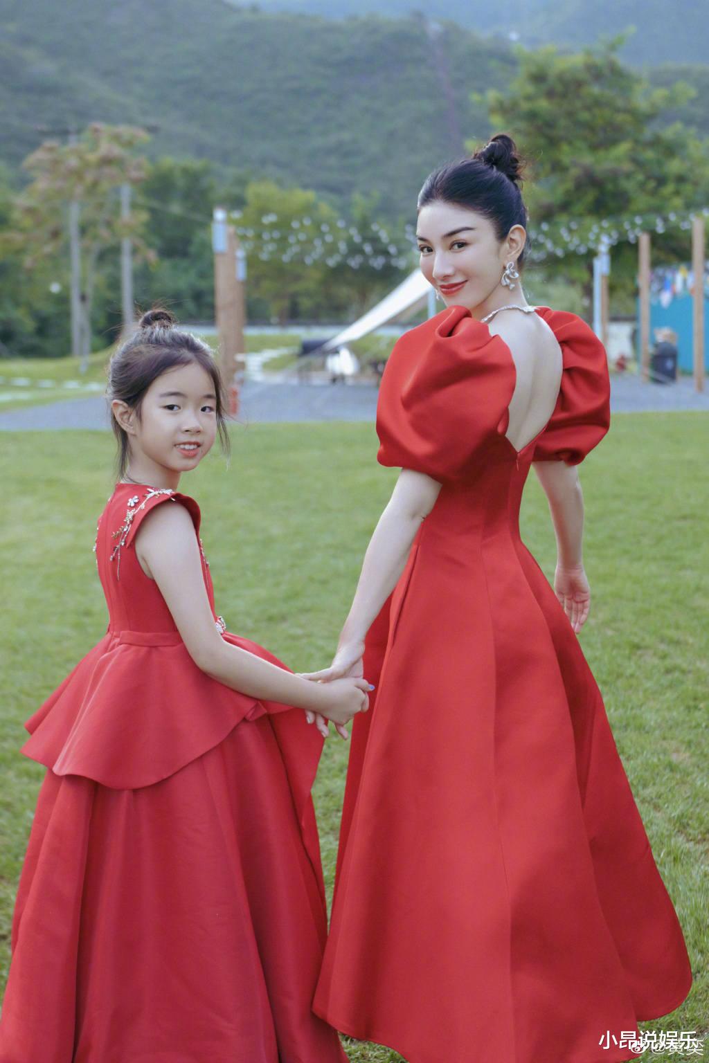 黄奕|黄奕写长文晒照为女儿庆生，孩子十岁身高瞩目，铛铛颜值不像妈妈