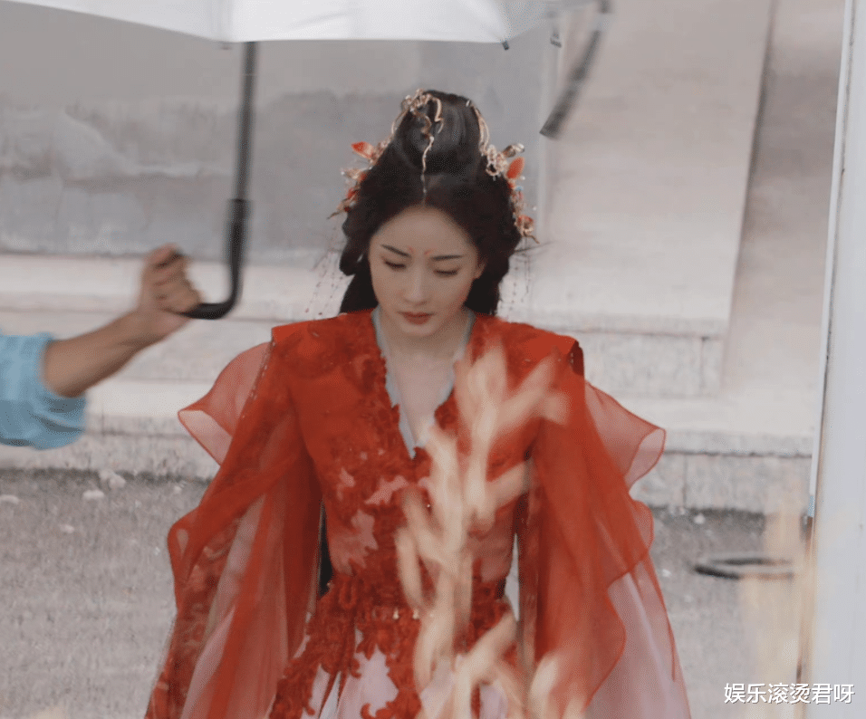 杨幂|《狐妖小红娘》未播先火,杨幂不走丧葬风,才是古装剧该有的样子