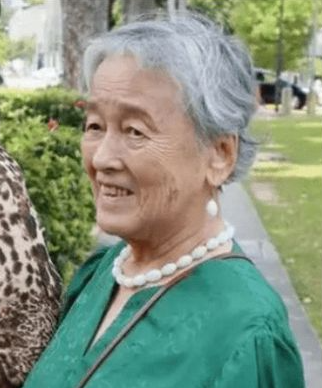 32岁男导游与79岁富婆同居,竟携妻儿用4年时间霸占了富婆2亿资产