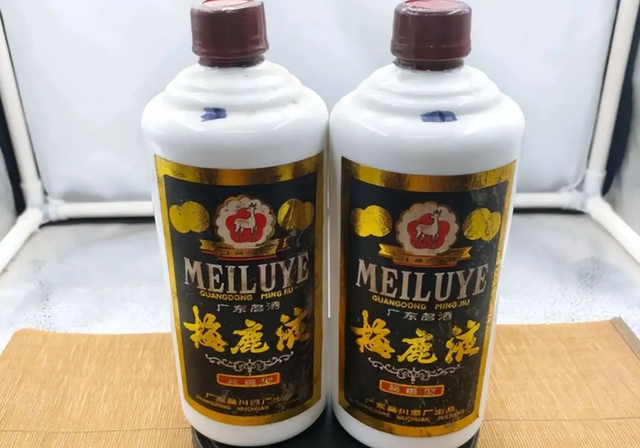 福建一老板晒“酒柜”，全是廉价酒仅一瓶茅台，网友却说：行家