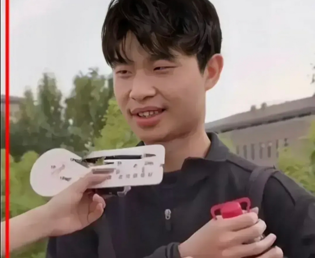 韦东奕|托尼老师为韦神设计“新发型”，气质一下子上来了，妥妥的大帅哥