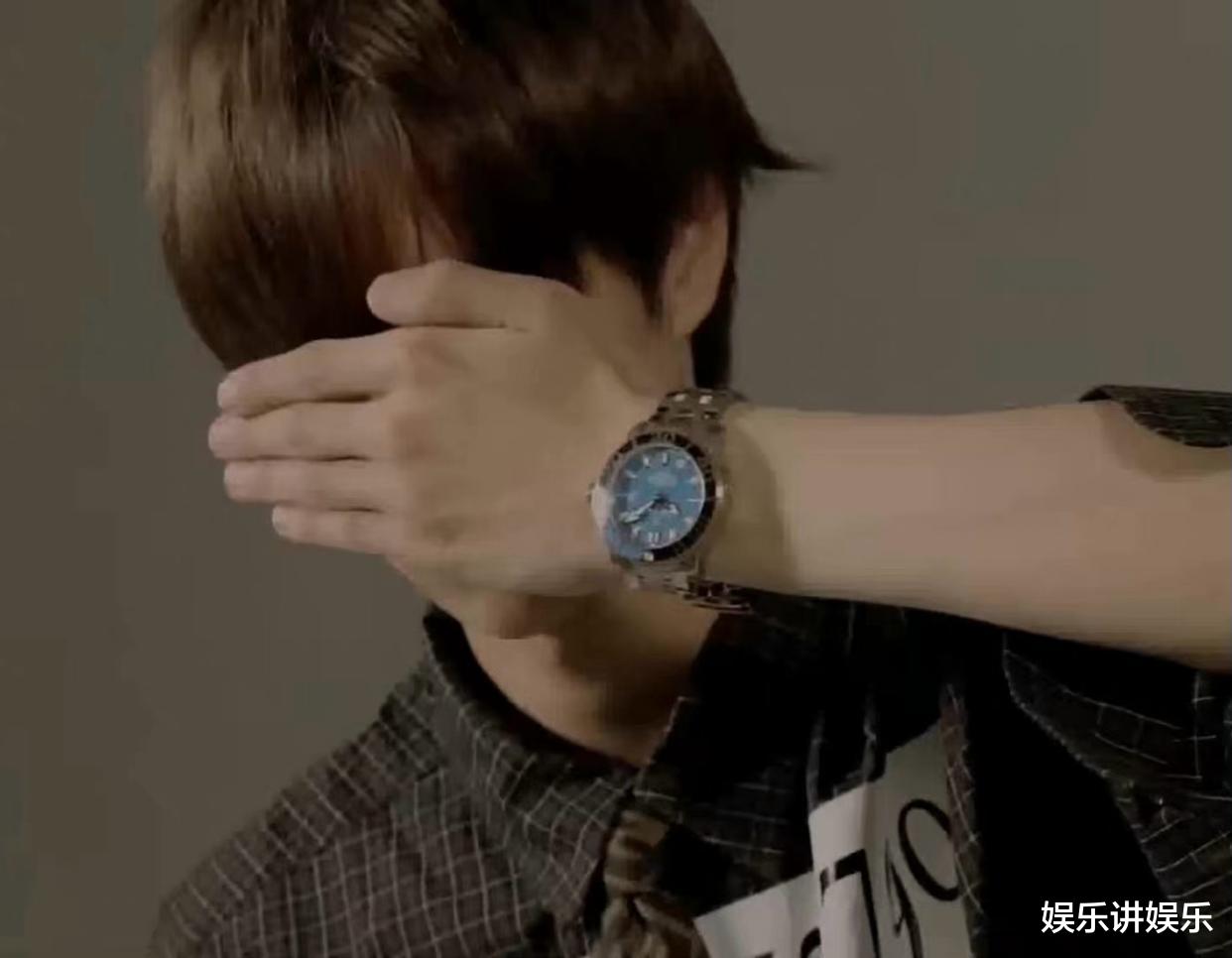 王一博|王一博乌镇被私生围堵，警告之后仍不收敛，粉丝：爱他请尊重他！