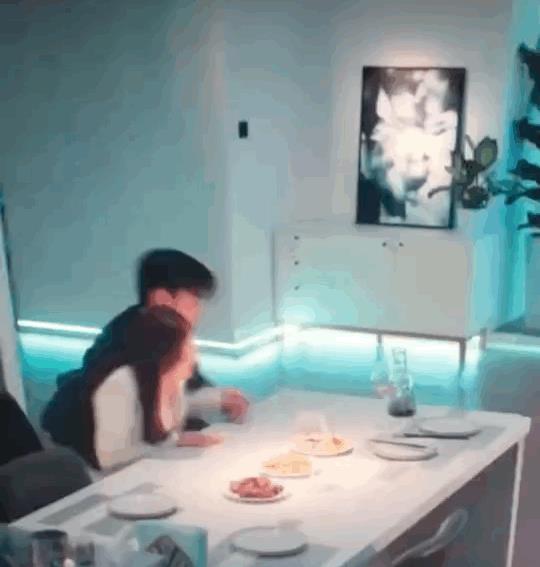 小程序|张翰新剧手碰王晓晨胸部,被疑职场骚扰,评分低至2.2