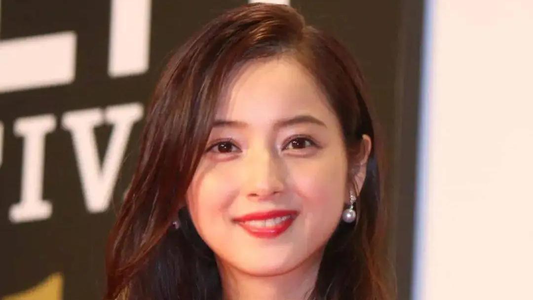佐佐木希|“日本第一美女”佐佐木希官宣怀二胎，老公曾被日媒拍到出轨多人