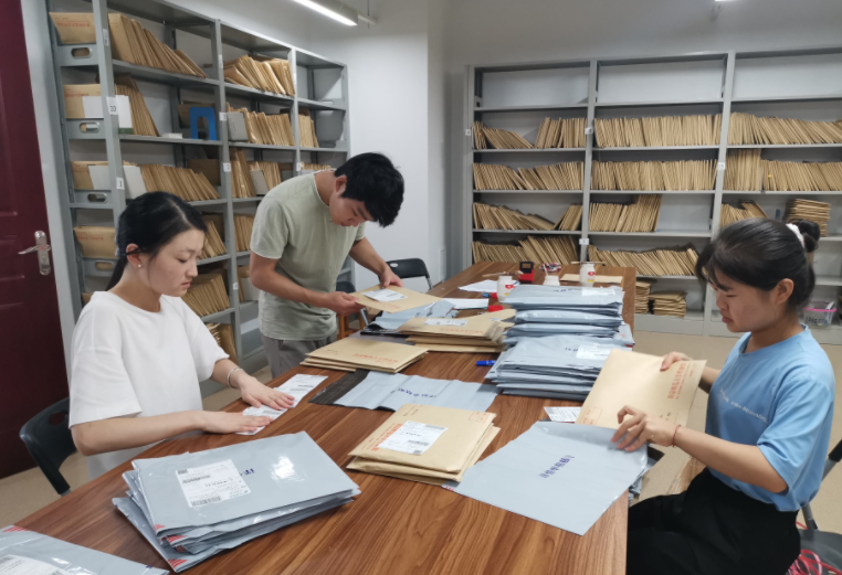 腾讯|初生牛犊不怕虎，腾讯应届生在大群怒怼管理层，公司连夜给出回应