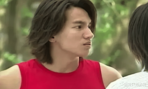 帅哥 留长发却不娘炮的6位男星，个个五官硬朗，既野性又帅气！