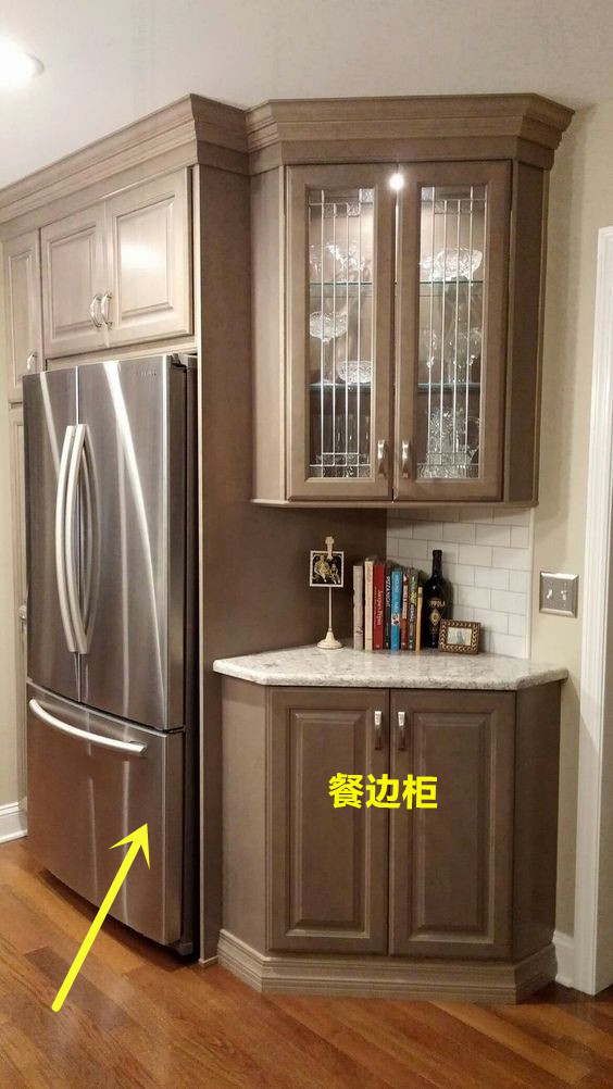家里再小,冰箱都不能挨着灶台放一起,要不是发现得早差点酿大祸