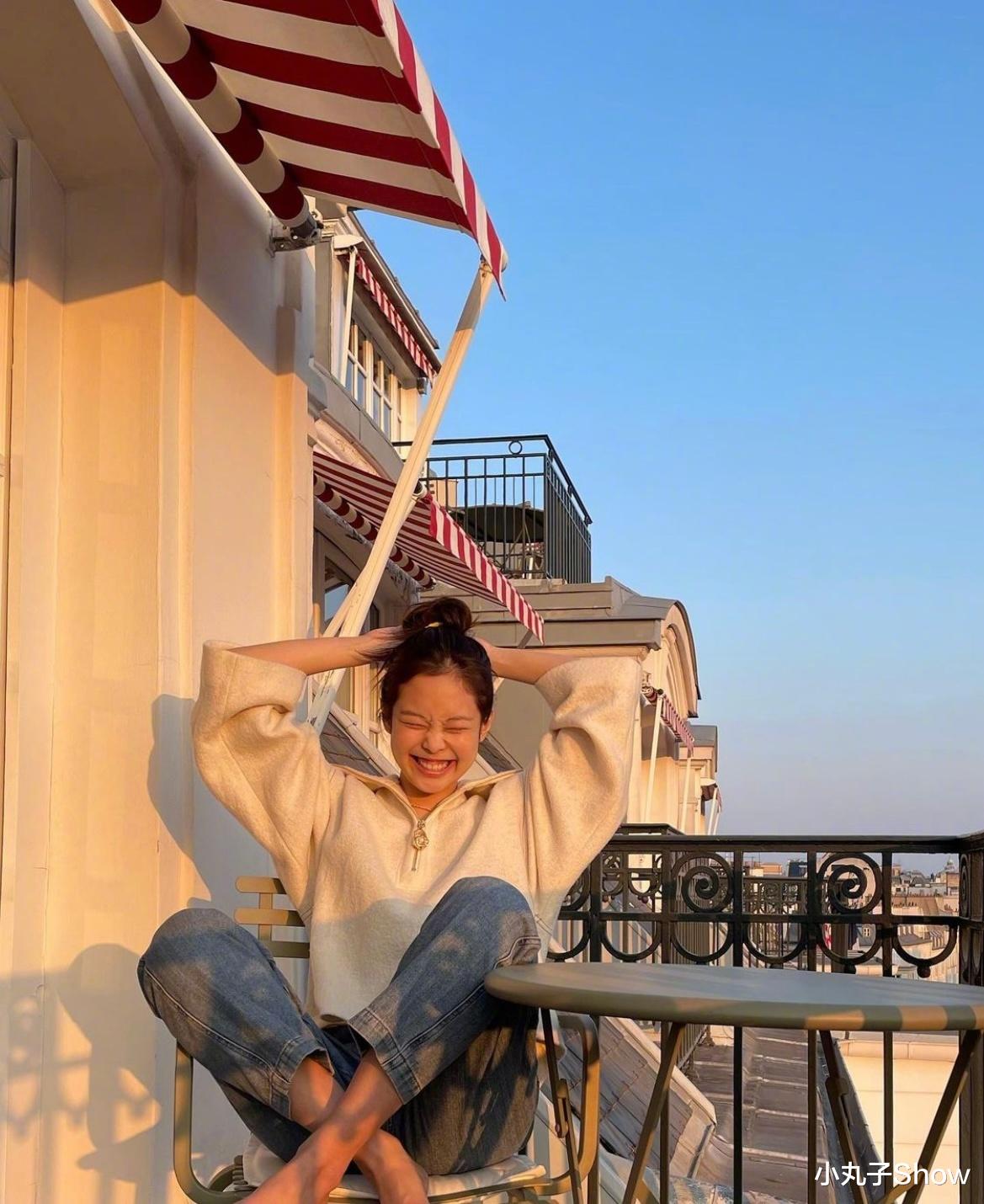 洪欣|Jennie金智妮晒巴黎旅游美照，素颜出镜状态好，休闲风教你美如画