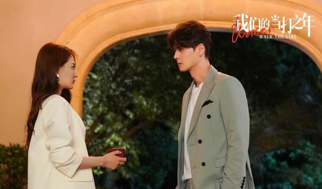 袁歌|《我们的当打之年》：开局狗血，人设内容悬浮烂俗