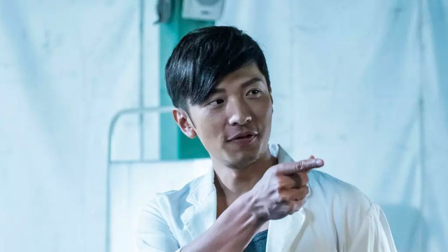 TVB|TVB知名帅气男神，入行17年还在提名飞跃进步奖，网友直呼尴尬