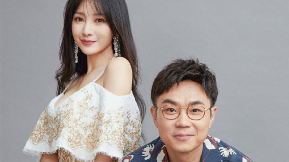 大鹏|?曝大鹏净身出户再婚！三胎儿！子已3岁，与娇妻三亚散步好惬意