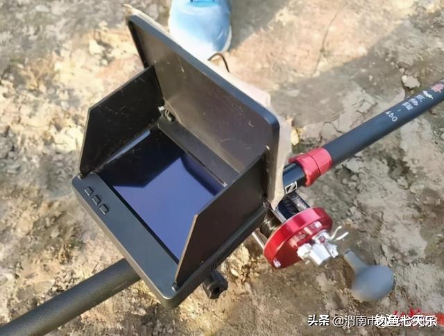 重庆|重庆：一男子“可视锚鱼”被抓，网友支持判刑！用的钓具太残忍