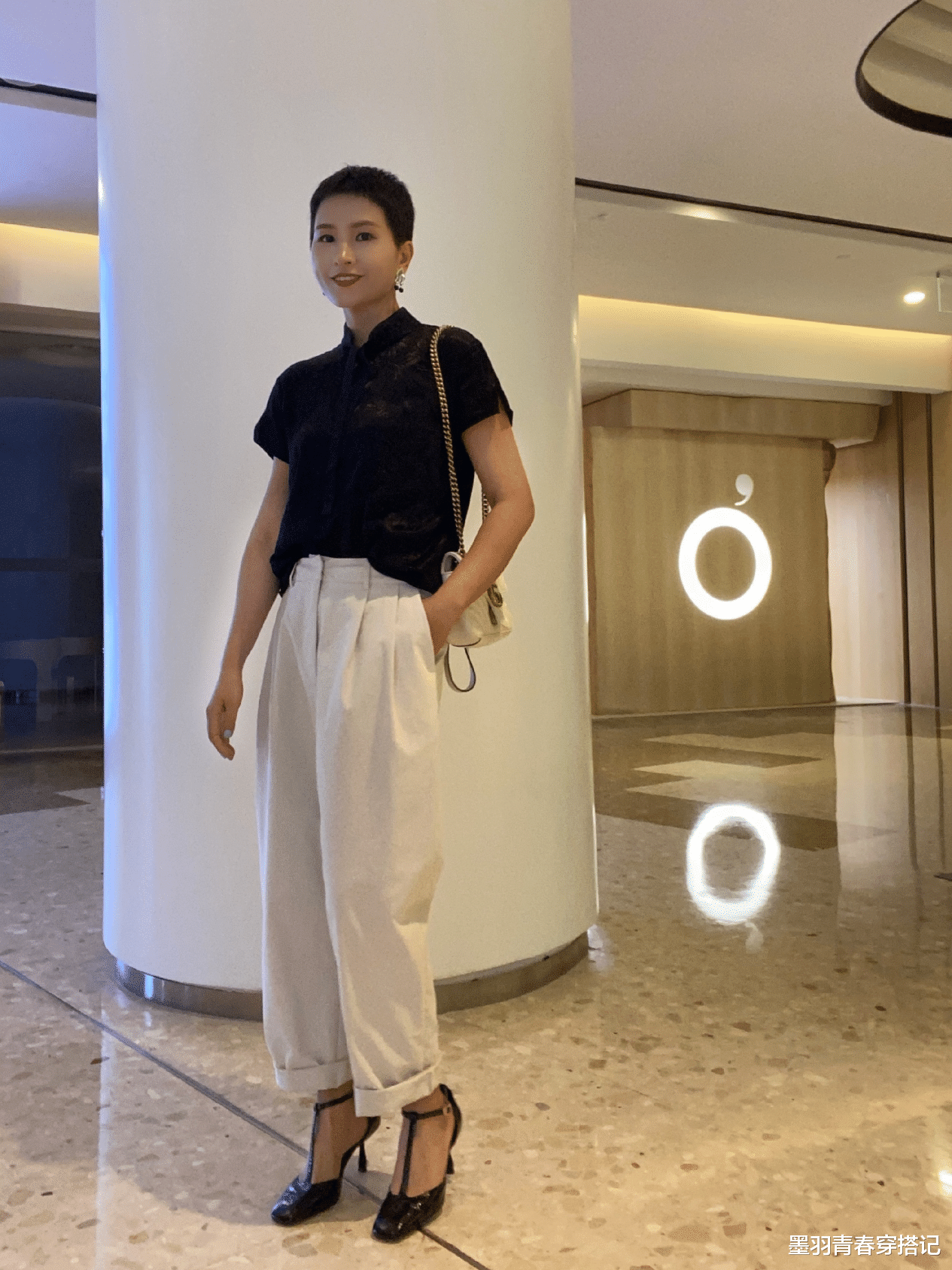 发型 被一位超短发博主迷住，不追求千篇一律发型，高品位穿搭尽显魅力