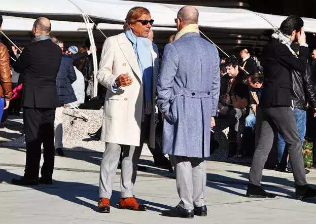 既优雅贵族，又端庄稳重，这才是男人的战袍大衣