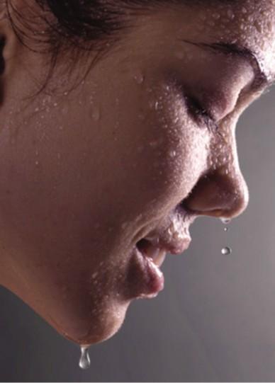 低钾血症|夏季小心低钾血症，四肢无力麻木，可能是低钾