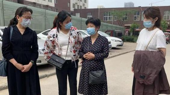 村民爆出郭希志身份,不仅在医院上班还当过院长,杜新枝被打脸