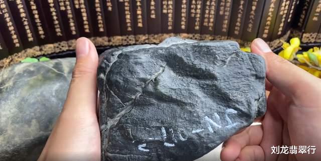 翡翠|现在的翠友都这么豪横吗？用翡翠来雕海贼王？