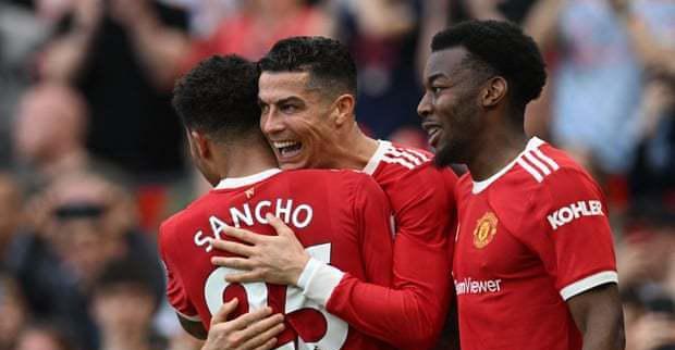 曼联|曼联2球领先3-2险胜！自己后防逼C罗戴帽，最后穿云箭任意球破门