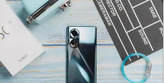 荣耀|荣耀再次发布“新”机，可变色后壳+1亿主摄，老版本直降760元