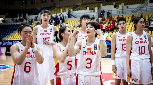 中国女篮|中国女篮又迎内线高塔！13岁1米95，女鲨鱼亲妹妹，许利民盛赞不已