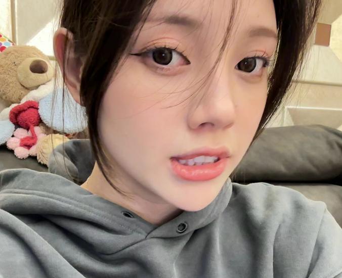 韩安冉|兜儿晒二胎生活，小猪贴心照顾成“贤夫”，女儿被夸比小猪妹可爱