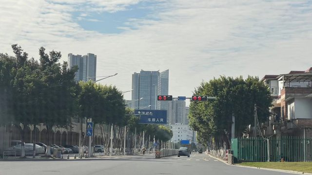 今天，我戴上N95，冒死上街……卧槽，人呢？？？