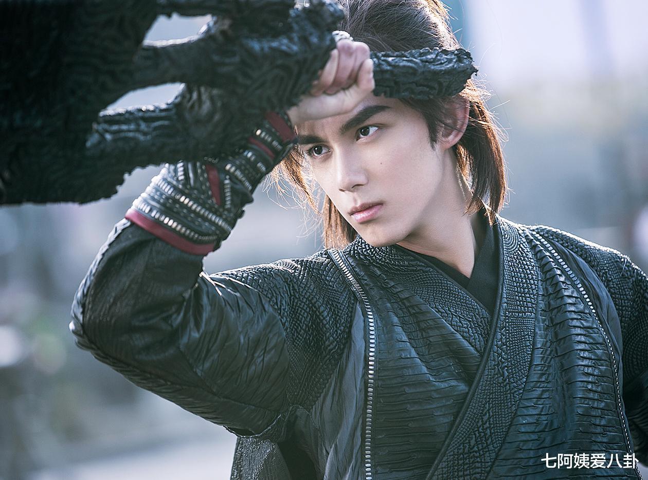 吴磊|“小屁孩”吴磊伤痕累累的影视之路，没有资本扶持，只能拿命拼