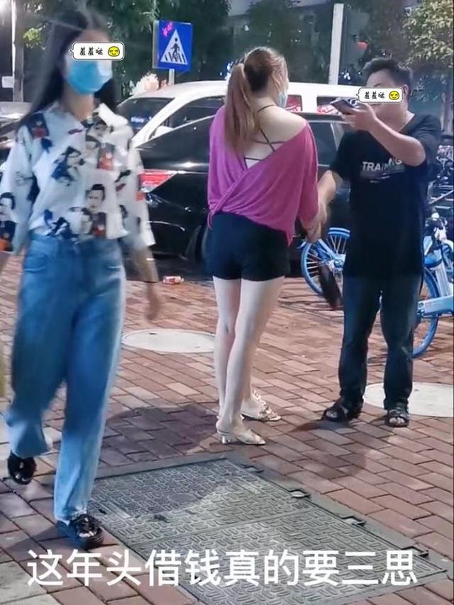 前女友躲债,被男子在街上找到,冲上前抓住她的手:不还钱休想走