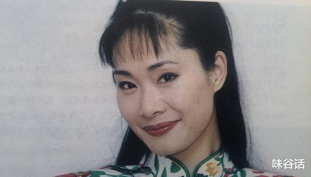 朱时茂和于文华老友相聚，男方身材壮硕太潇洒，女方化浓妆仍貌美