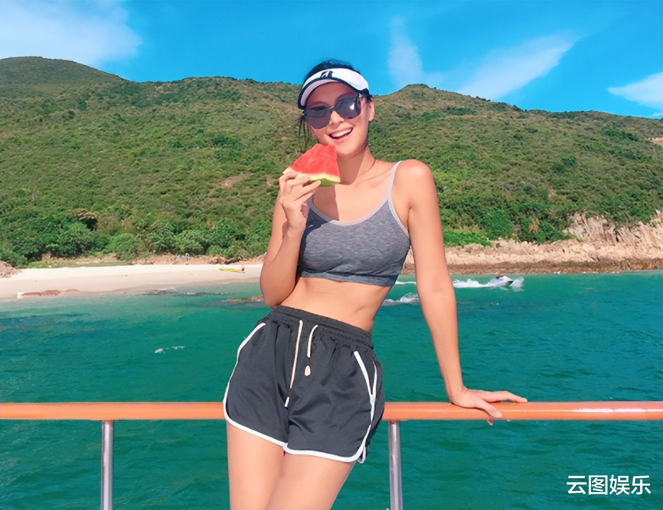 杨紫|秦沛31岁儿媳近照引关注！穿短裤踩恨天高大秀长腿，曾是选美冠军