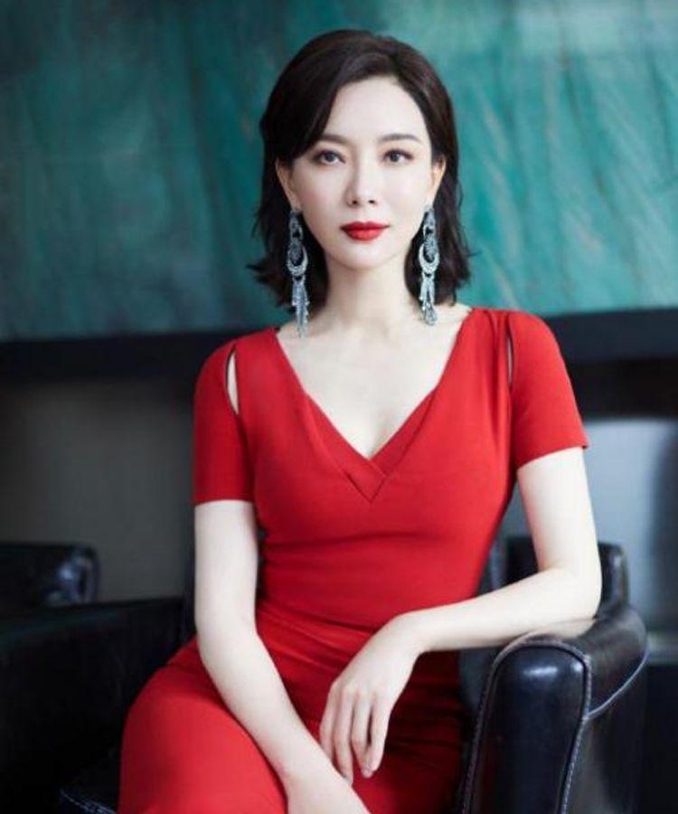 发型 “真高级”和“装高级”的女人，看她的发型就知道，差别可真不小
