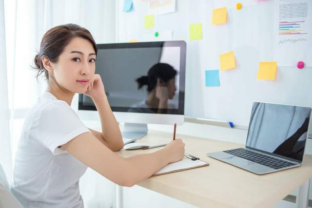 |程序是我老公帮我做的，跟公司没有任何关系，我凭什么要留给公司