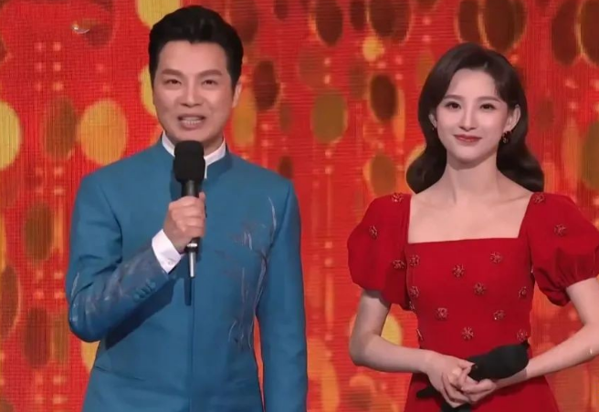 任鲁豫|虎年春晚任鲁豫像闹钟,被赞是“卡点计时器”,黄金55秒分毫不差