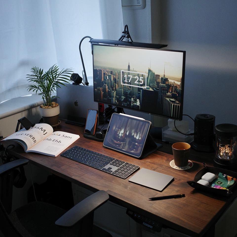 显示器|如何选择专业显示器支架？电竞和办公通吃的那种