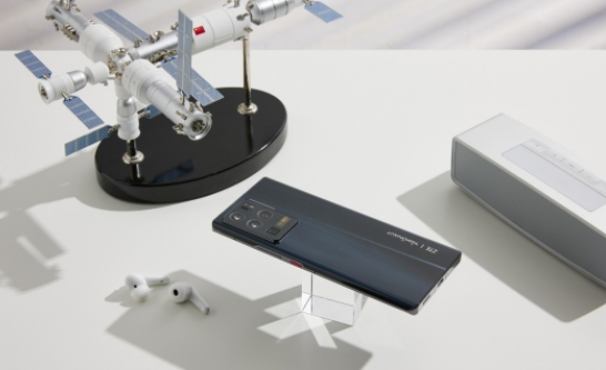 罗永浩|即将崛起,吴京助力,骁龙8Gen1+120W,中兴机皇将至