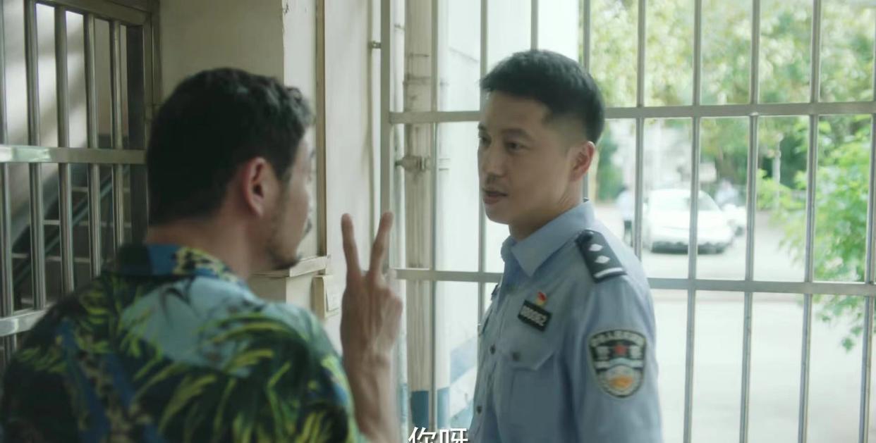 白百何|连刷《我们这十年》：终于知道白百合当主角原因，后面都“报看”