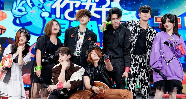 黑豹2|杨紫改名“梵高的向日葵嘻嘻”，古早头像超酷炫，粉丝掀起换头风