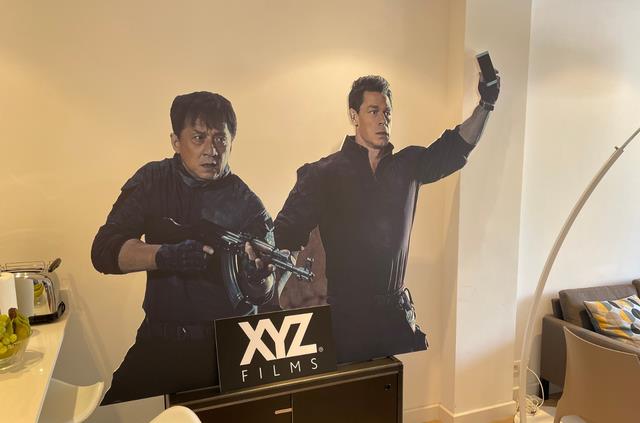 成龙|成龙雪藏5年电影现身戛纳，耗资5.3亿，网友：国际版《战狼2》