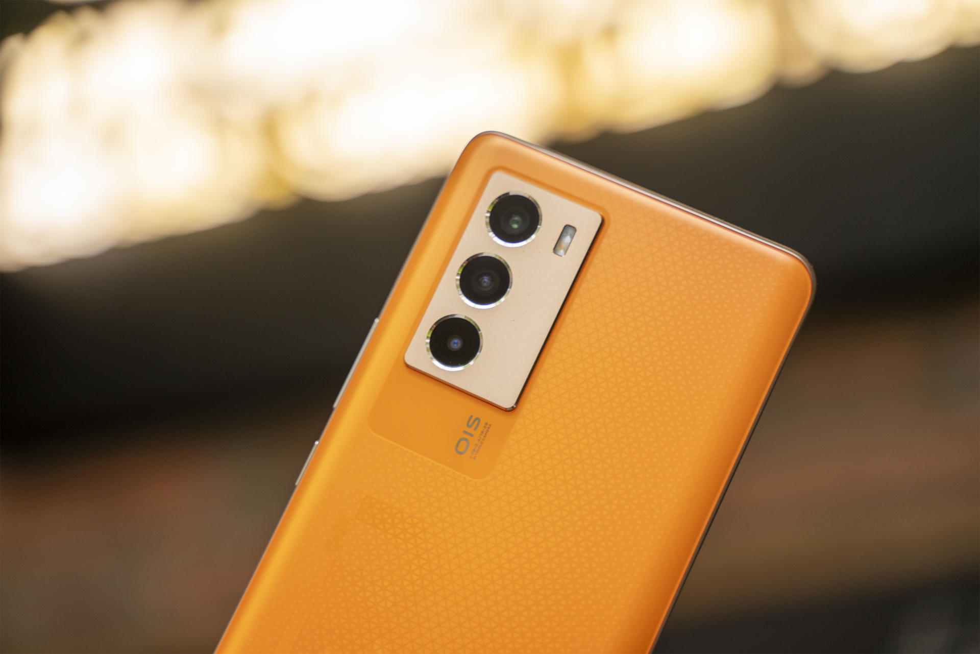 iqoo neo|电竞、娱乐、拍照全能手，iQOO Neo家族新成员实力不一般