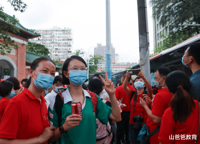洪涛股份|浙大毕业还考不了公务员，只因选错了专业，父母：白考了680多分