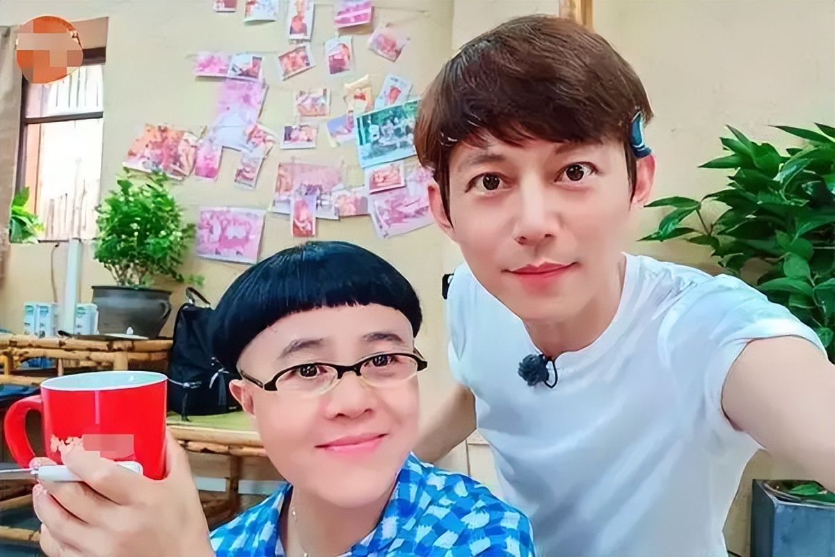 求婚|金龟子女儿被求婚成功！与高大男友当众拥吻，王宁挺肚腩满脸喜色