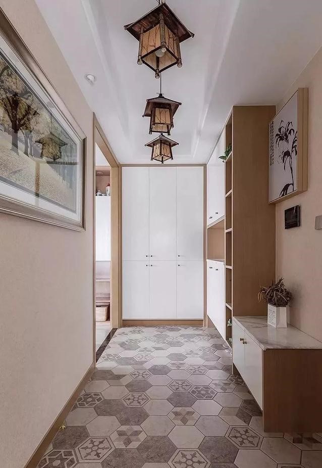 进门只放个成品鞋柜,浪费又难看,这样装一个柜子超好用