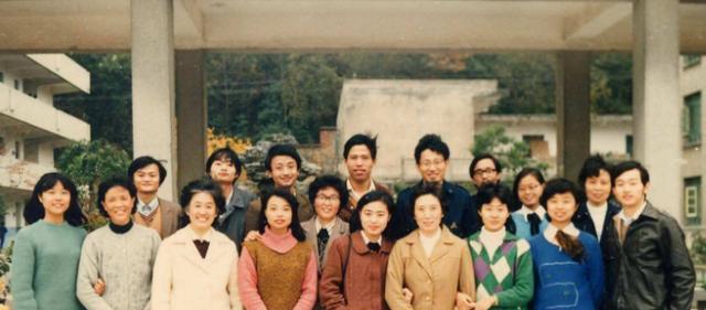 马云|为什么马云说，没有他老婆就没有阿里巴巴，妻子张瑛有多不简单？