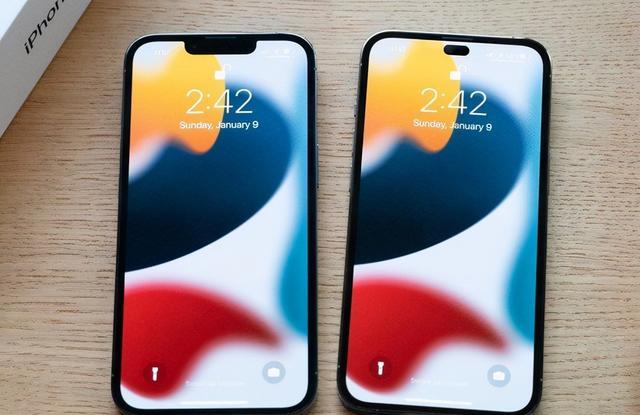 筆記本|蘋果終于拋棄“劉海”設計！iPhone14Pro對比13Pro，差距太明顯