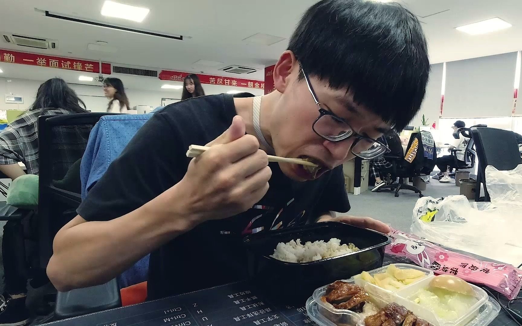 看过无数“凌乱的厨房”,我窥见了中国家庭的通病,你中了几个?