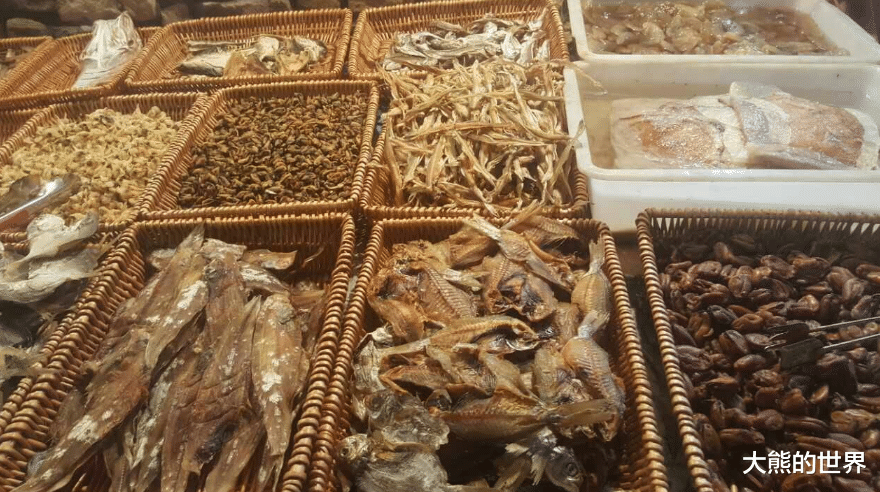 买年货,这8种食物劝你不要买,质量差价格还贵,很多人却喜欢买