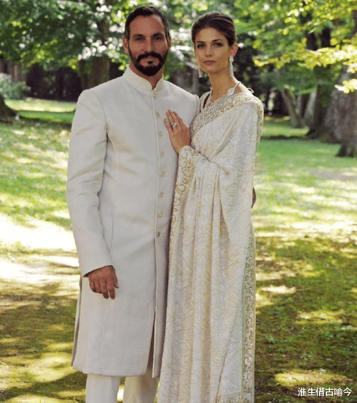 辛迪·克劳馥|辛迪·克劳馥：被誉为世界第二美人和老公恩爱24年，女儿却很花心