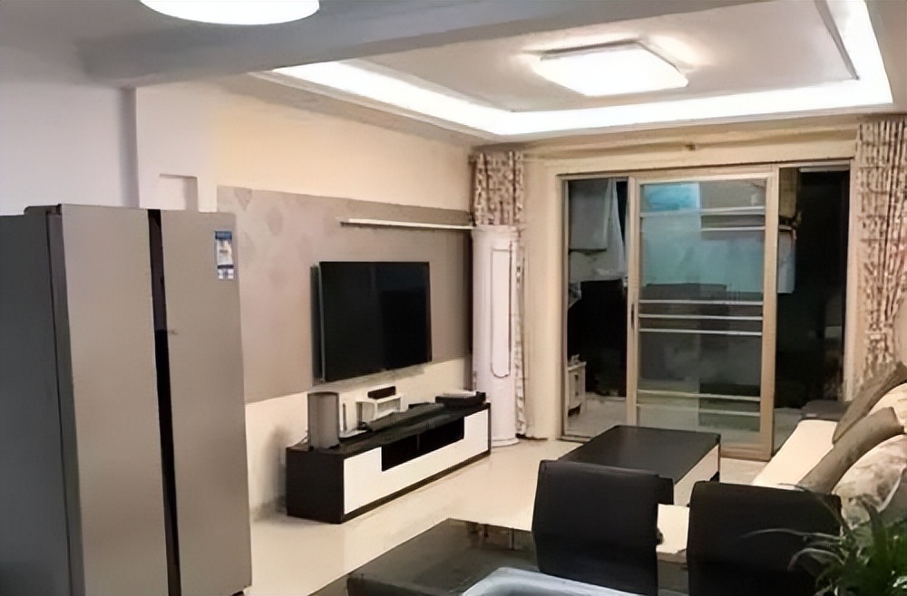 为什么越来越多人不把冰箱放厨房?听老电工说,后悔我家一直做错